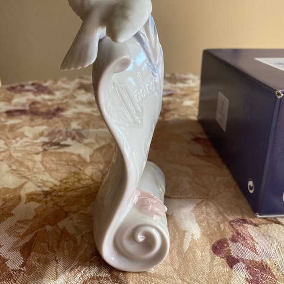 RETIRED 1999 ‘ART BRINGS US TOGETHER LLADRO’ PORCELAIN FIGURINE-Item#01007677 - Picture 5 of 6